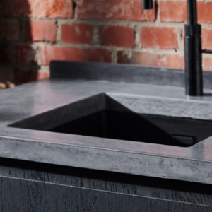 samenwerking eikmeester kokbeton zwart hout keuken