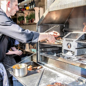 samenwerking partner braaimaster kokbeton vakmanschap buitenkeukens